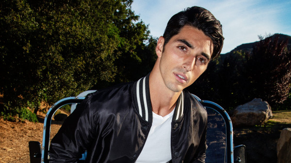 Cerita Taylor Perez Saat Harus Berbohong soal The Kissing Booth 3