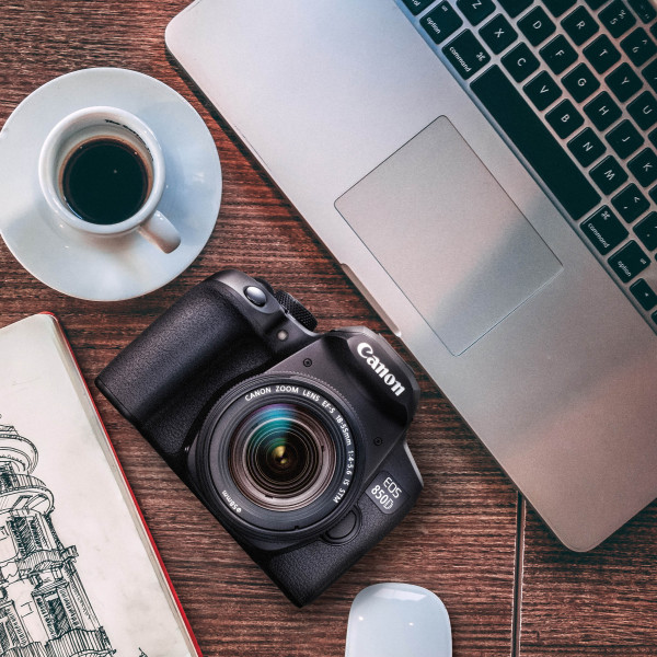 Canon EOS 850D, Kamera DSLR Entry-Level dengan Segudang Fitur Semi-Pro