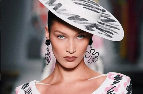 Bella Hadid Ungkap Betapa Merananya Kondisi Model Kulit Berwarna di Industri