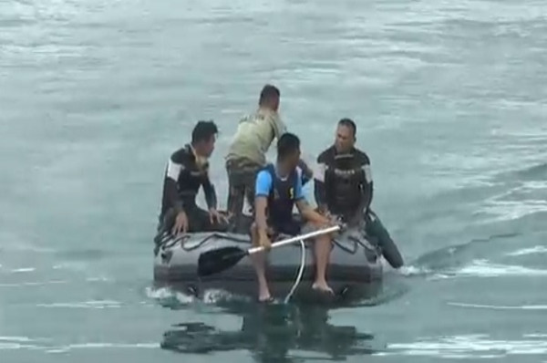 Penyelam Marinir Dikerahkan Cari Warga AS yang Hilang Menyelam di Teluk Ambon