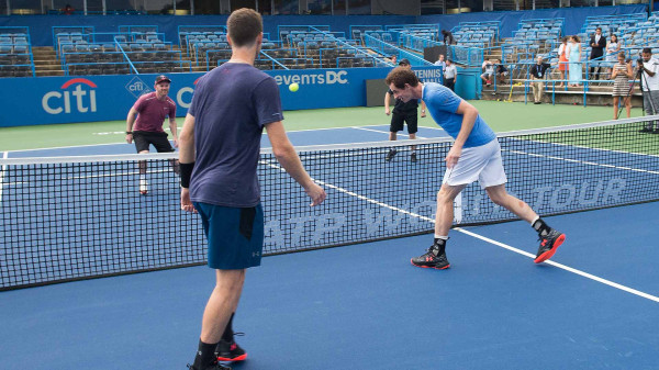 Serunya Wayne Rooney dan Andy Murray Mainkan Sepak Bola-Tenis