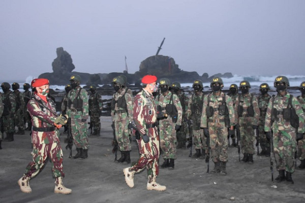 Danjen Kopassus Tutup Pendidikan Komando Angkatan 104