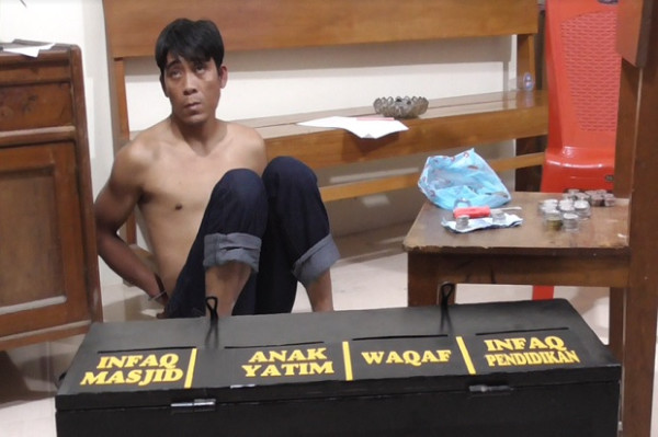 Maling Apes, Direndam di Kolam Usai Tepergok Bobol Kotak Amal Masjid