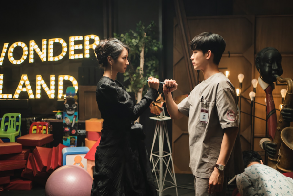 Ini 5 Keanehan Besar dalam Serial It’s Okay to Not Be Okay