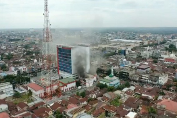 Gedung Server Telkomsel di Pekanbaru Terbakar, Jaringan Seluler -Internet Terputus