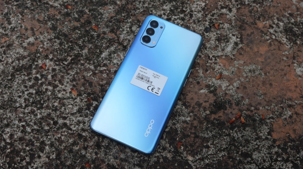 Review Oppo Reno 4, Sulit untuk Tidak Jatuh Cinta...