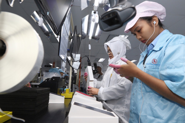 Pidato, CEO Lei Jun Banggakan Ibu-Ibu Indonesia yang Rakit Ponsel Xiaomi