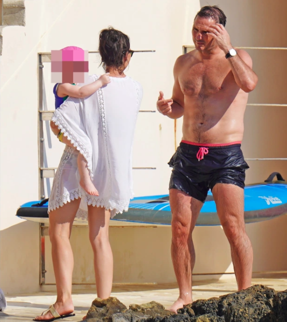 Melepas Penat di Kepala, Lampard Boyong Istri Liburan ke Prancis