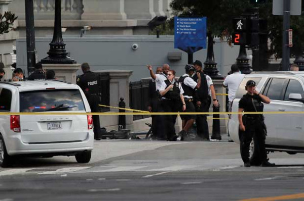 Pengamanan Gedung Putih Dipertanyakan