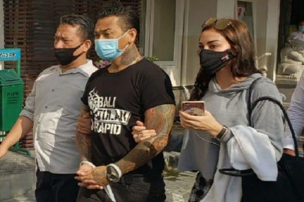 Kisah Jerinx SID yang Akhirnya Tak Kuasa Menolak Rapid Test