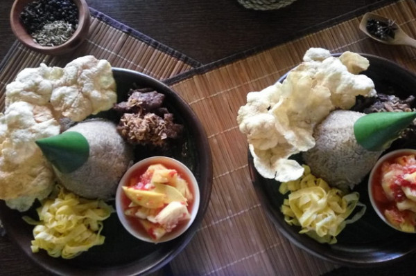 Menikmati Menu Nusantara di Restoran Bernuansa Alam