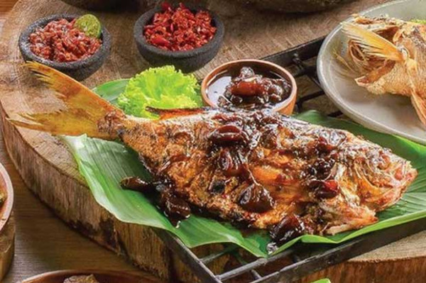 Menikmati Menu Nusantara di Restoran Bernuansa Alam