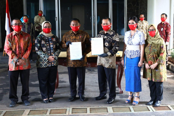 Rieke Diah Pitaloka Saksikan Penyerahan Naskah Asli Proklamasi ke Setneg