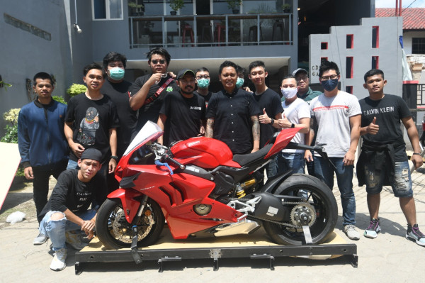 Pemilik Pertama Ducati Panigale V4 di Indonesia Pamerkan Motor Ber-DNA MotoGP