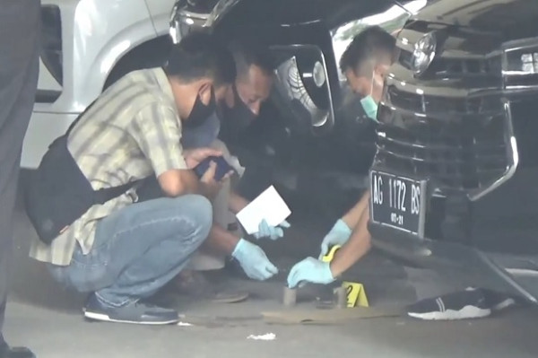 Rumah Bupati Kediri Diteror Petasan, Pelaku Terekam CCTV
