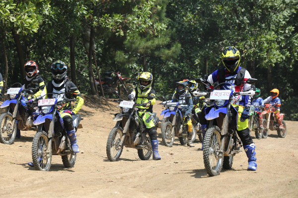 Siksa Yamaha WR155R di Hambalang Tepat 17 Agustusan