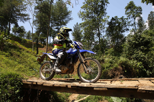 Siksa Yamaha WR155R di Hambalang Tepat 17 Agustusan
