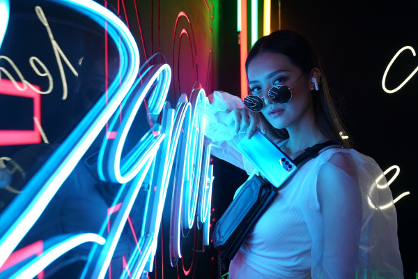 Desainer Favorit Ratu Pop Madonna Bikin Aksesori Eksklusif untuk Oppo!