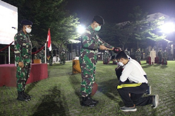 Laksdya TNI Amarulla Octavian Tutup Penataran Bela Negara Dosen Unhan