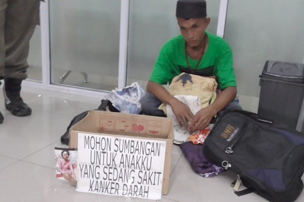 Keterlaluan, Pasangan Pengemis Ini Minta Sumbangan di Jalan untuk Beli Sabu