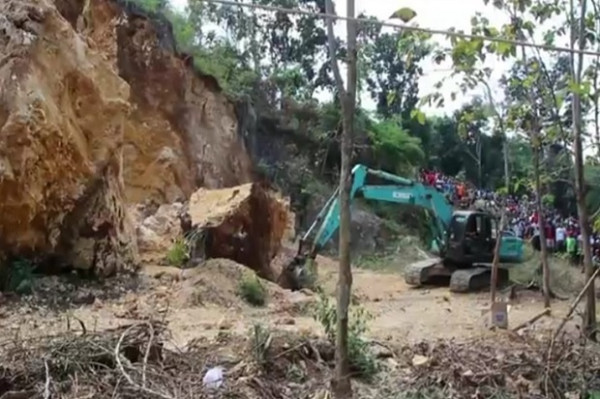 Dramatis, Jasad 3 Penambang Tertimbun Batu Tebing Bisa Dievakuasi