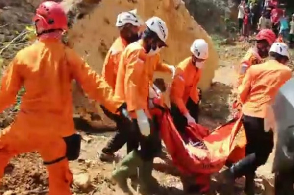 Dramatis, Jasad 3 Penambang Tertimbun Batu Tebing Bisa Dievakuasi