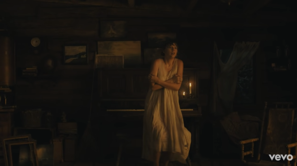 Taylor Swift Ungkap Kode Tersembunyi dan Makna Video Musik Lagu Cardigan