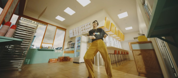 Makna dan Teori-teori di Balik Video Musik BTS Dynamite