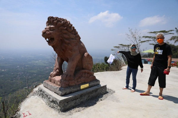 Mata Langit, Cara Baru Nikmati Keindahan 6 Gunung dan Borobudur