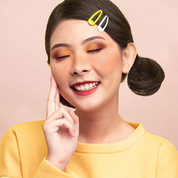 Inspirasi Colorful Makeup Cocok Diaplikasikan di Segala Suasana