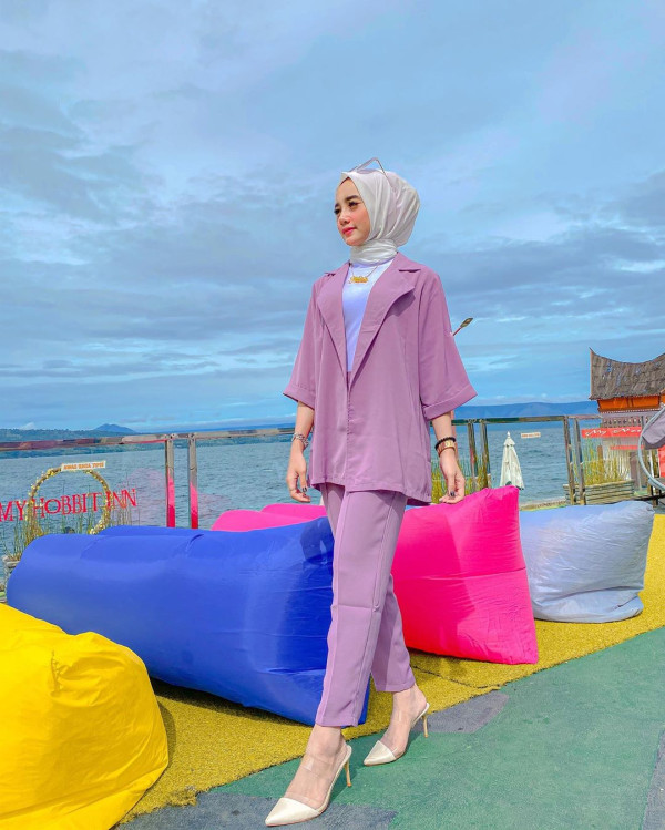 OOTD Pake Warna Ungu Lilac yang lagi Hits, Cocok buat Hijabers!