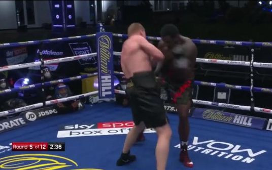 Detik-detik Upper-cut Kiri Povetkin Kirim Whyte Terkapar di Ronde 5