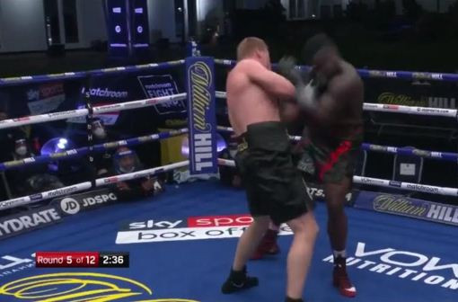 Detik-detik Upper-cut Kiri Povetkin Kirim Whyte Terkapar di Ronde 5