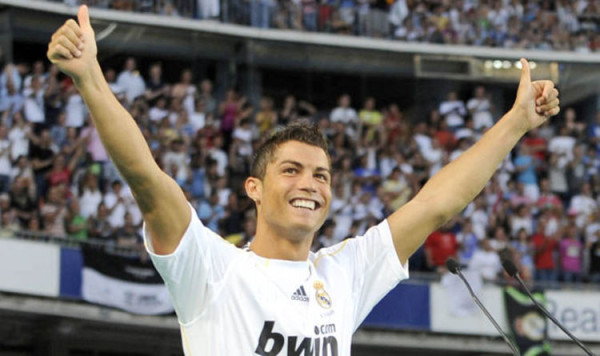 Pekan Bersejarah: Ronaldo dan Beckham Jalani Debut untuk Madrid