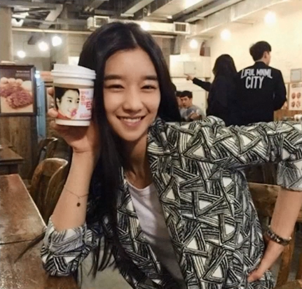 Foto-foto Transformasi Seo Ye-ji dari Balita, Remaja, sampai Dewasa