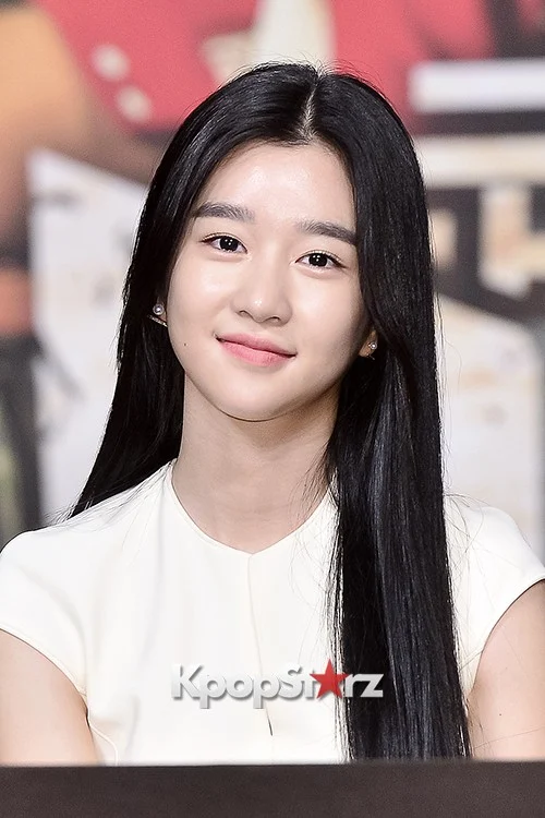 Foto-foto Transformasi Seo Ye-ji dari Balita, Remaja, sampai Dewasa