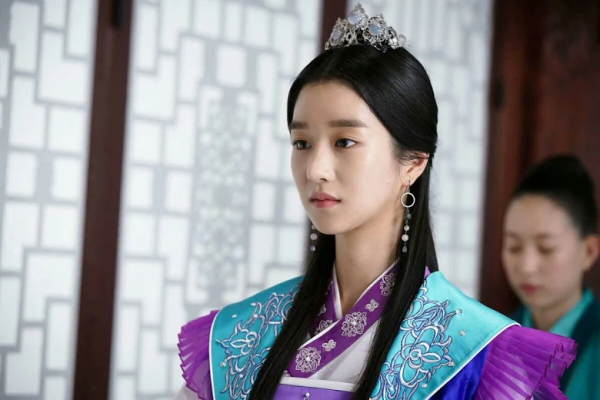 Foto-foto Transformasi Seo Ye-ji dari Balita, Remaja, sampai Dewasa