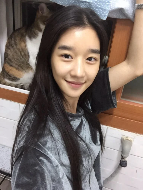 Foto-foto Transformasi Seo Ye-ji dari Balita, Remaja, sampai Dewasa