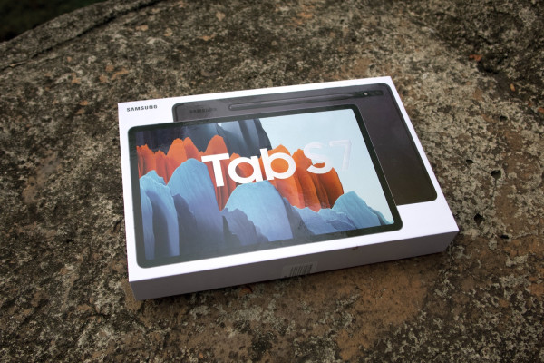 Unboxing Galaxy Tab S7, Bisakah Jadi Pembunuh iPad Pro?