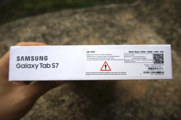 Unboxing Galaxy Tab S7, Bisakah Jadi Pembunuh iPad Pro?