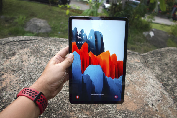 Unboxing Galaxy Tab S7, Bisakah Jadi Pembunuh iPad Pro?