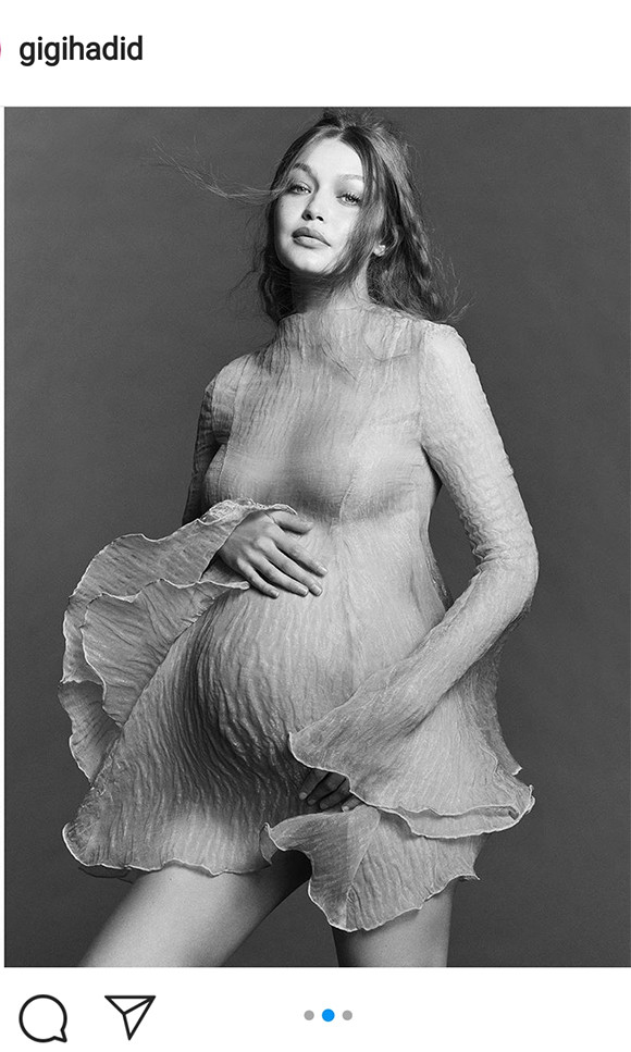 Gigi Hadid Pamer Foto-Foto Kehamilan
