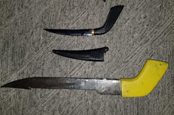 Kelayapan Malam Hari, Polisi Garuk 2 ABG Bawa Senjata Tajam