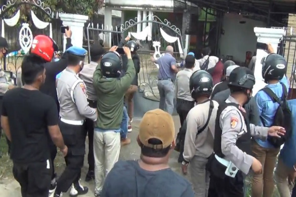 Eksekusi Lahan Ricuh, Petugas Dilempari Bom Molotov dan Batu