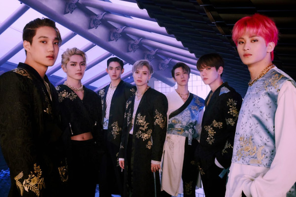 5 Idol K-pop Terpopuler Mendunia dengan Kostum Hanbok Modifikasi