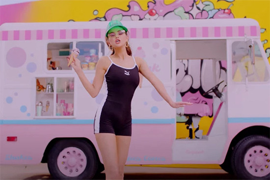 Outfit BlackPink dan Selena Gomez dalam Video 