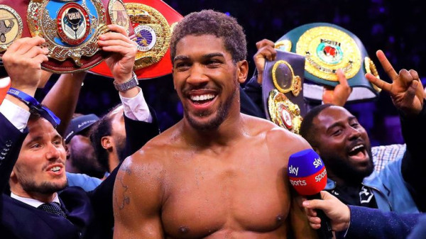 Tak Ada Yang Bisa Halangi Joshua vs Fury Bertempur Tahun Depan