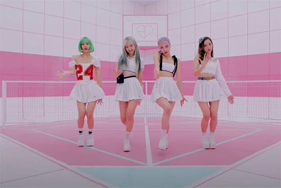 Outfit BlackPink dan Selena Gomez dalam Video 