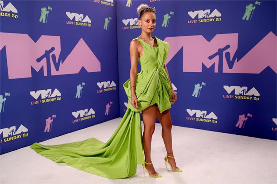 Taylor Swift yang Kasual hingga Hebohnya Lady Gaga, Busana Pesohor dalam MTV Awards 2020 Ini Curi Perhatian