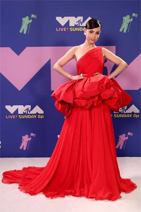 Taylor Swift yang Kasual hingga Hebohnya Lady Gaga, Busana Pesohor dalam MTV Awards 2020 Ini Curi Perhatian